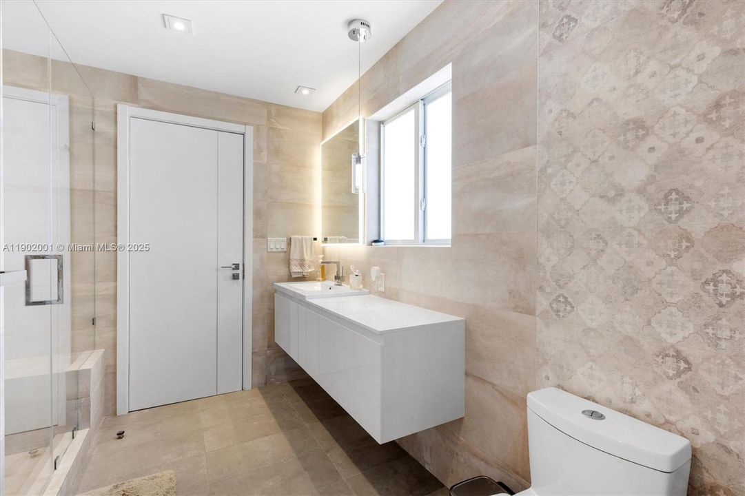 For Sale: $2,250,000 (5 beds, 4 baths, 3577 Square Feet)