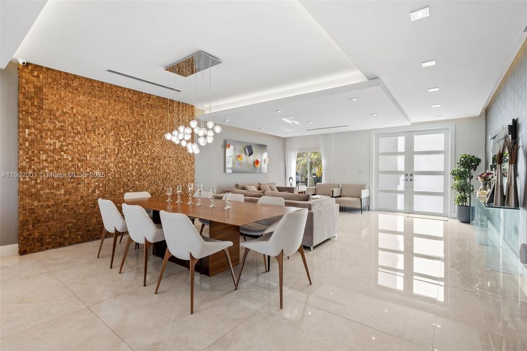 For Sale: $2,250,000 (5 beds, 4 baths, 3577 Square Feet)