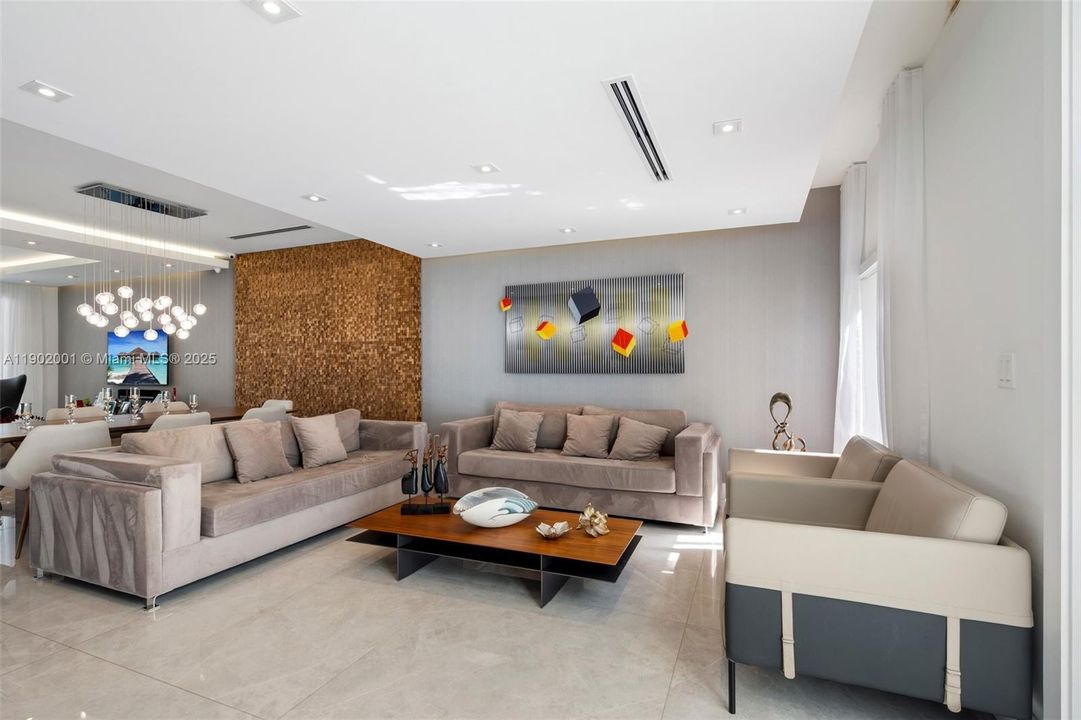 For Sale: $2,250,000 (5 beds, 4 baths, 3577 Square Feet)