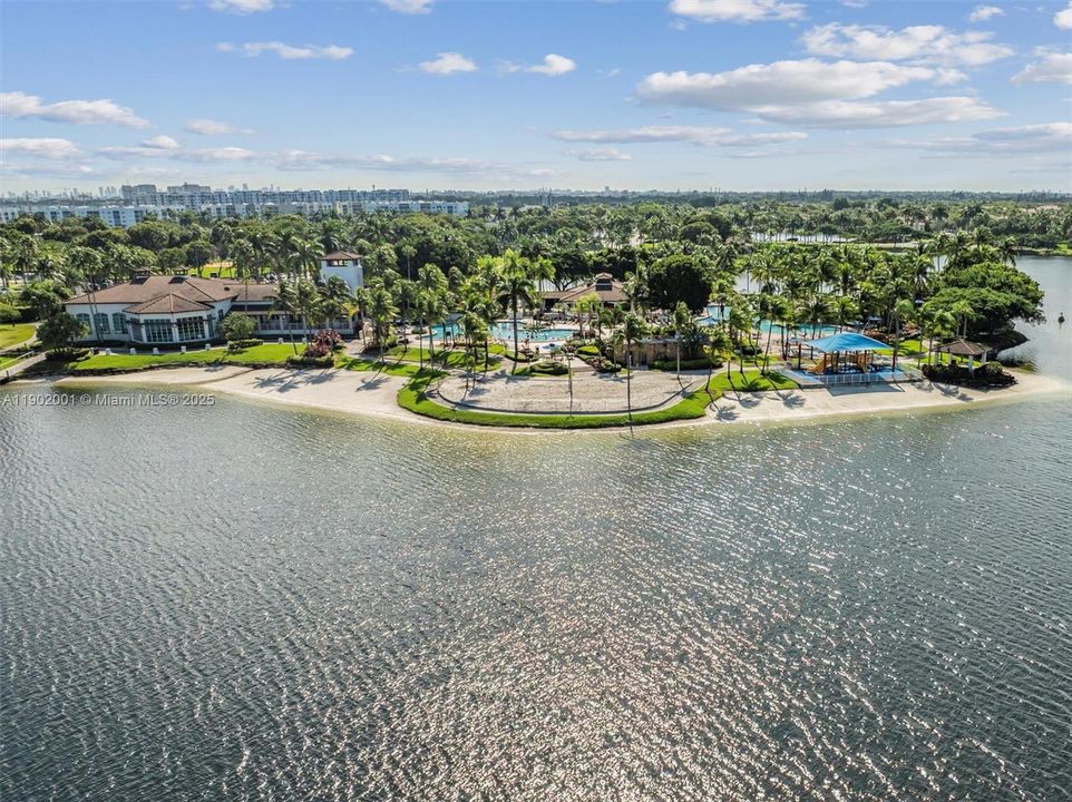 For Sale: $2,250,000 (5 beds, 4 baths, 3577 Square Feet)