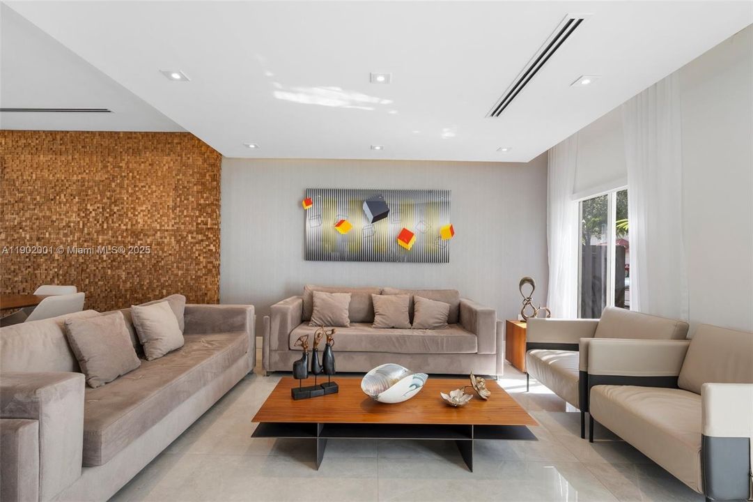 For Sale: $2,250,000 (5 beds, 4 baths, 3577 Square Feet)