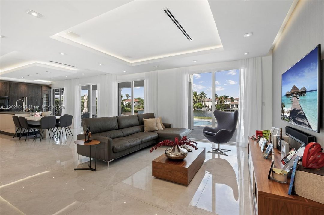 For Sale: $2,250,000 (5 beds, 4 baths, 3577 Square Feet)