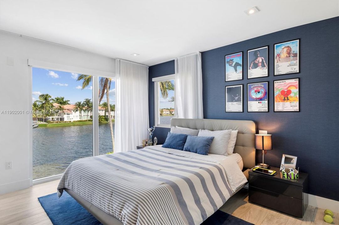 For Sale: $2,250,000 (5 beds, 4 baths, 3577 Square Feet)