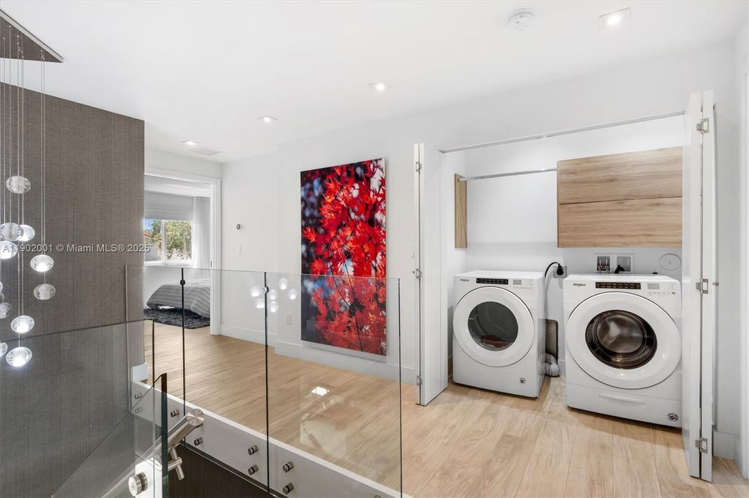 For Sale: $2,250,000 (5 beds, 4 baths, 3577 Square Feet)