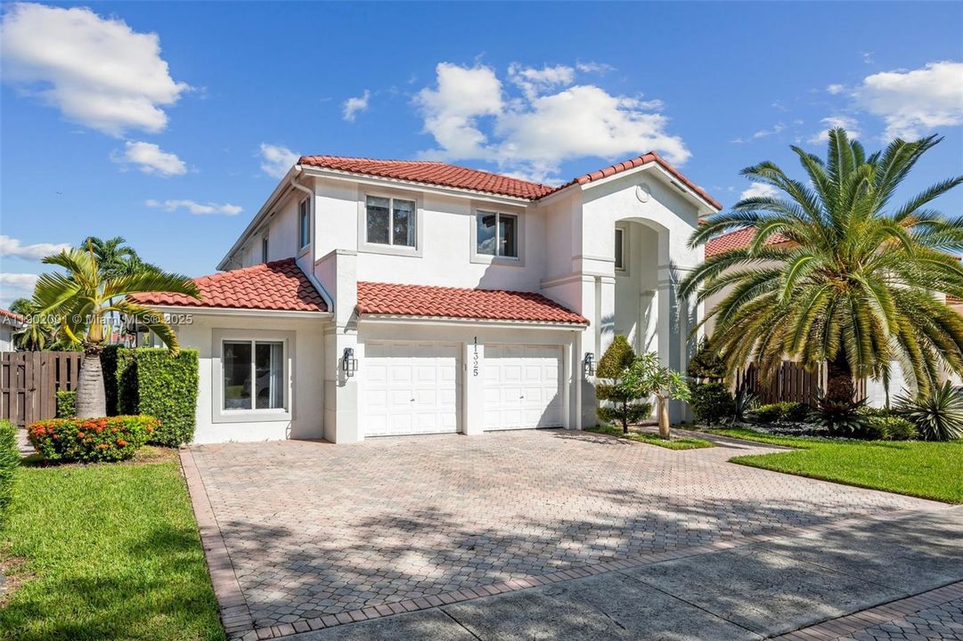 For Sale: $2,250,000 (5 beds, 4 baths, 3577 Square Feet)