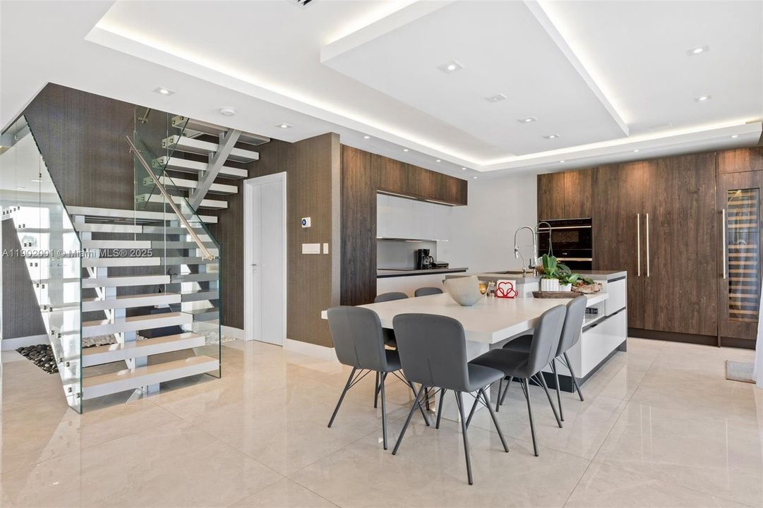 For Sale: $2,250,000 (5 beds, 4 baths, 3577 Square Feet)