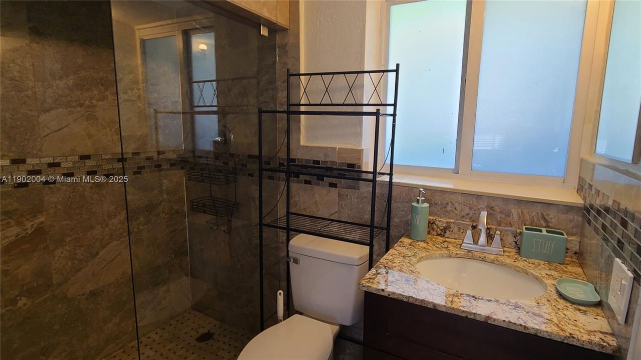 For Rent: $2,200 (1 beds, 1 baths, 2120 Square Feet)