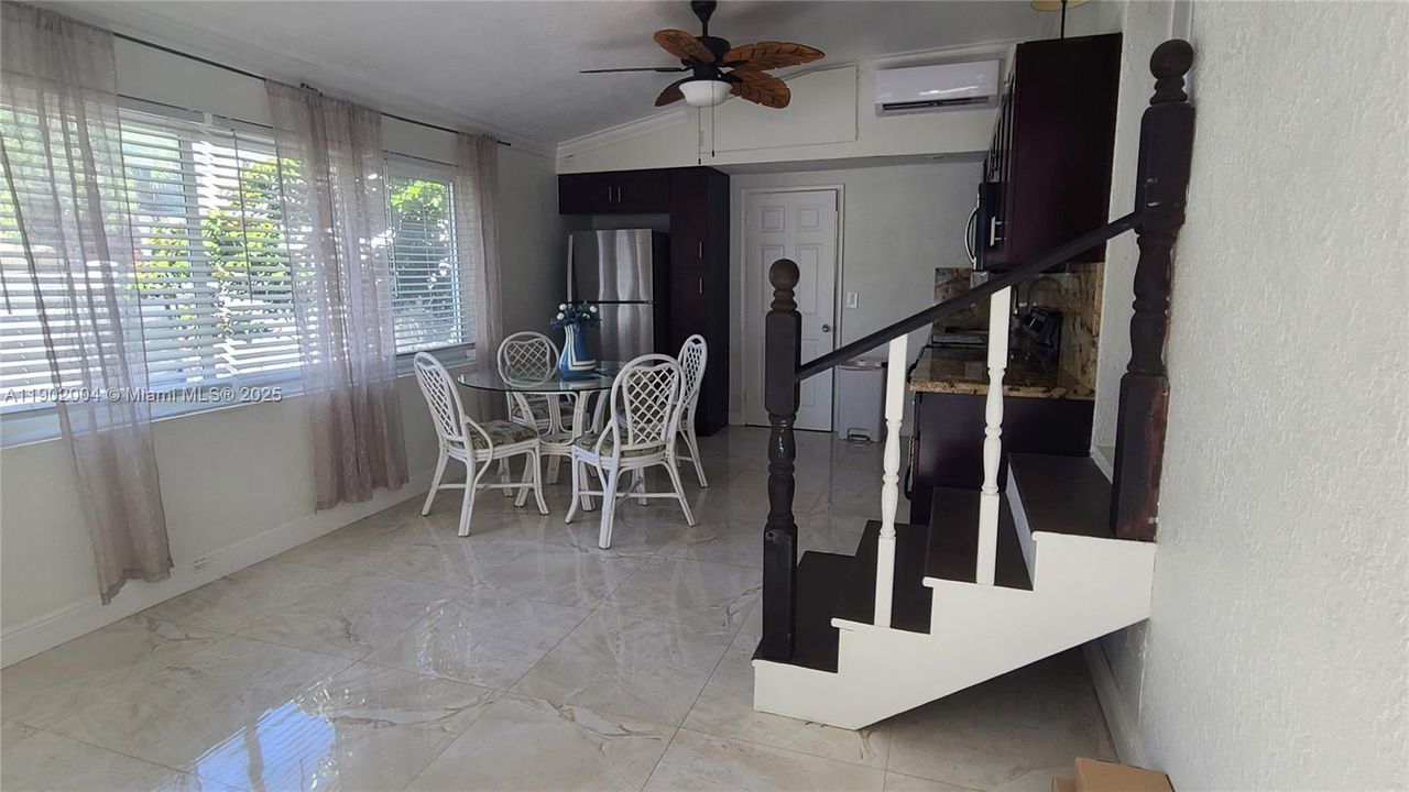 For Rent: $2,200 (1 beds, 1 baths, 2120 Square Feet)