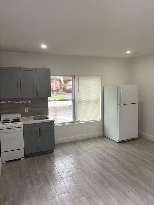 For Rent: $1,200 (0 beds, 1 baths, 500 Square Feet)