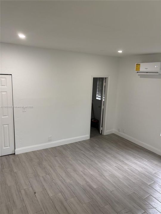 For Rent: $1,200 (0 beds, 1 baths, 500 Square Feet)