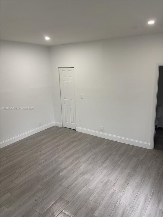 For Rent: $1,200 (0 beds, 1 baths, 500 Square Feet)