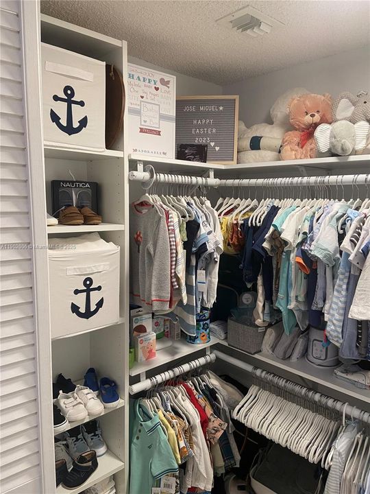 For Rent: $3,900 (2 beds, 2 baths, 950 Square Feet)