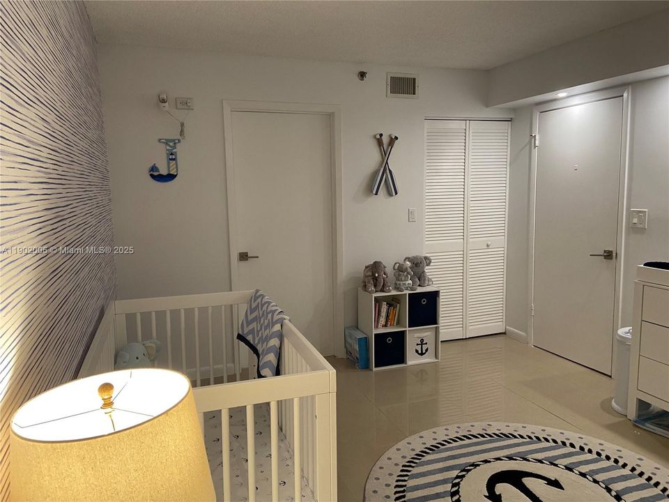 For Rent: $3,900 (2 beds, 2 baths, 950 Square Feet)