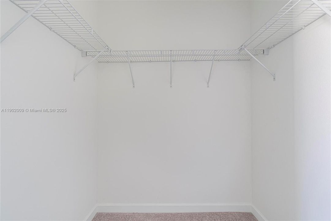 合同活跃: $2,500 (3 贝兹, 2 浴室, 1548 平方英尺)