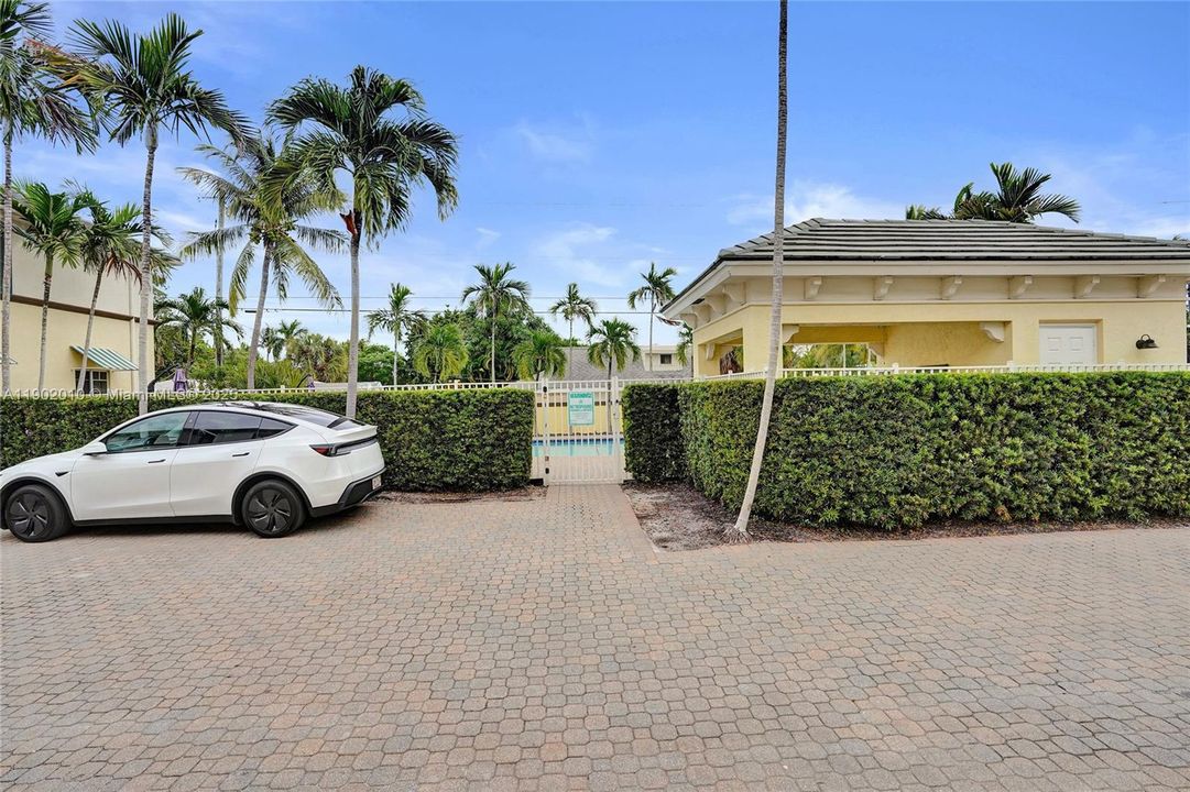 待售: $450,000 (3 贝兹, 2 浴室, 1678 平方英尺)