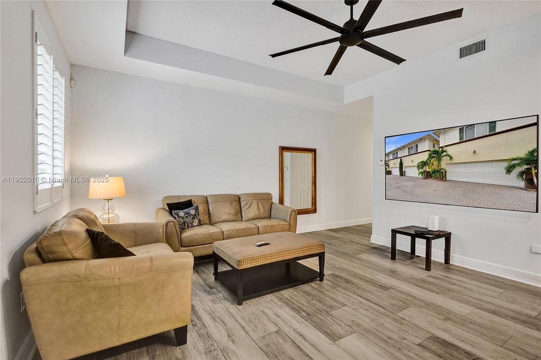 待售: $450,000 (3 贝兹, 2 浴室, 1678 平方英尺)