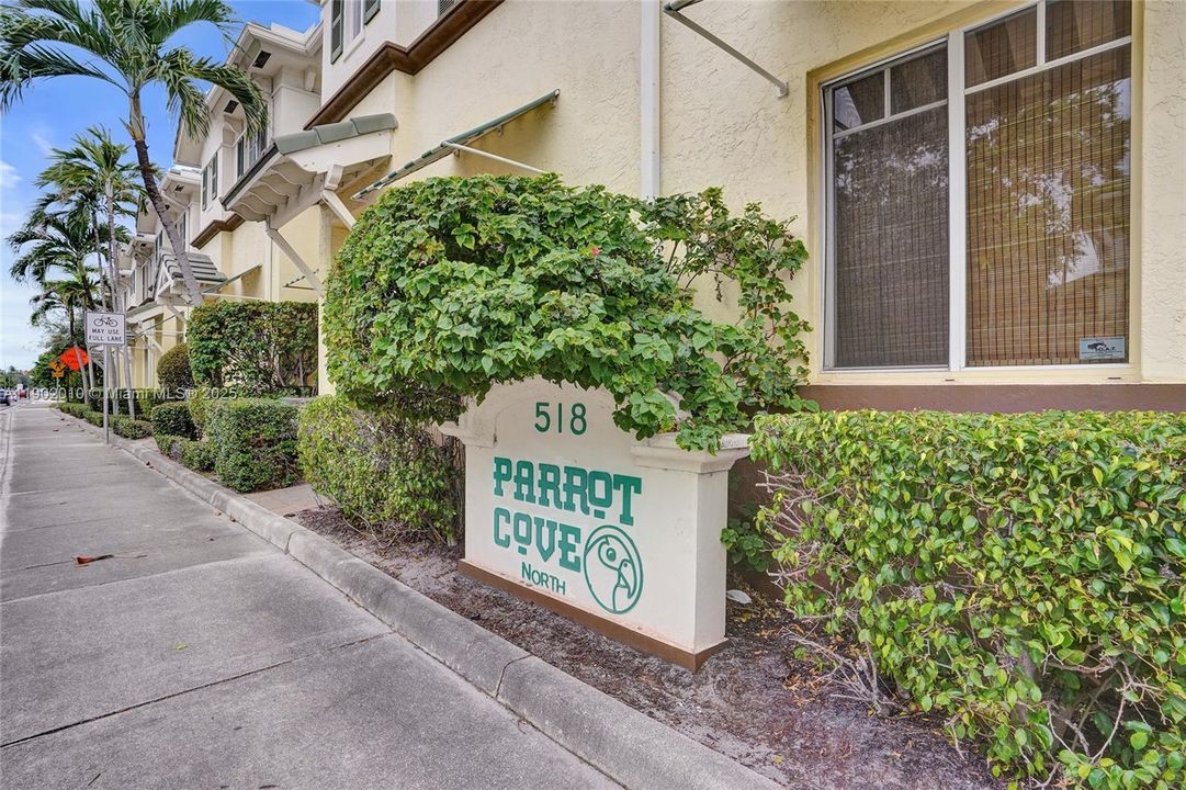 待售: $450,000 (3 贝兹, 2 浴室, 1678 平方英尺)