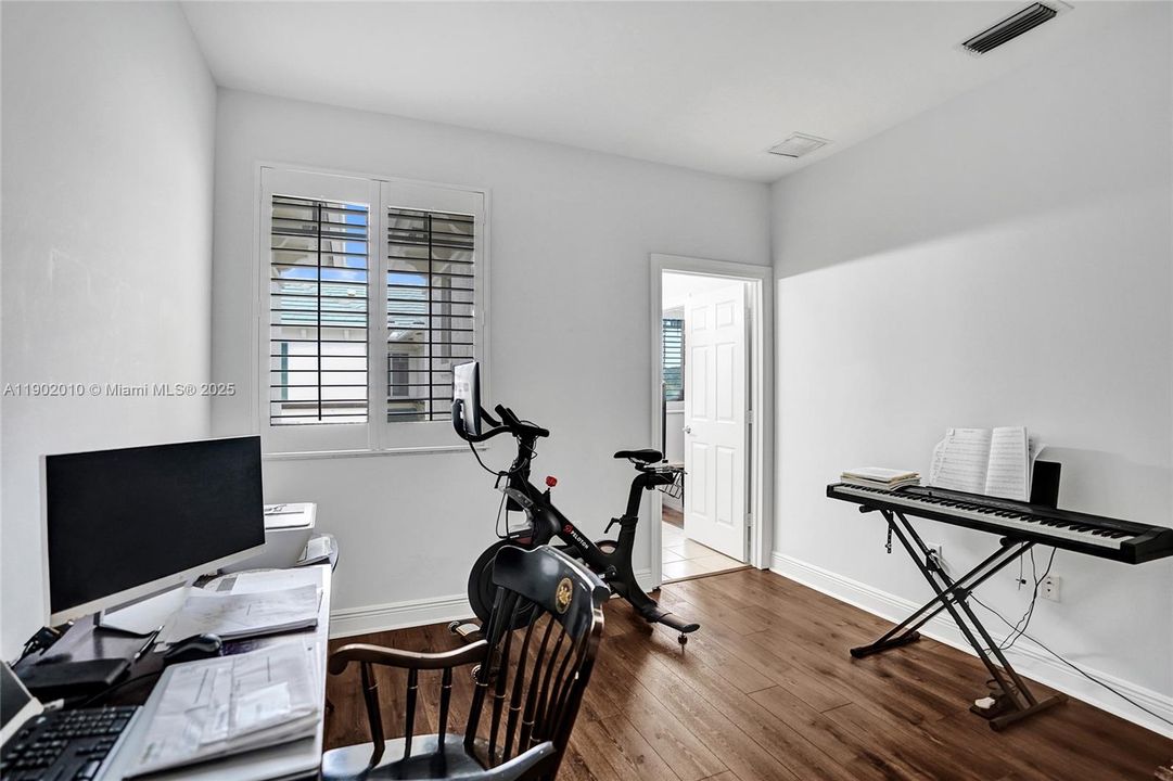 待售: $450,000 (3 贝兹, 2 浴室, 1678 平方英尺)