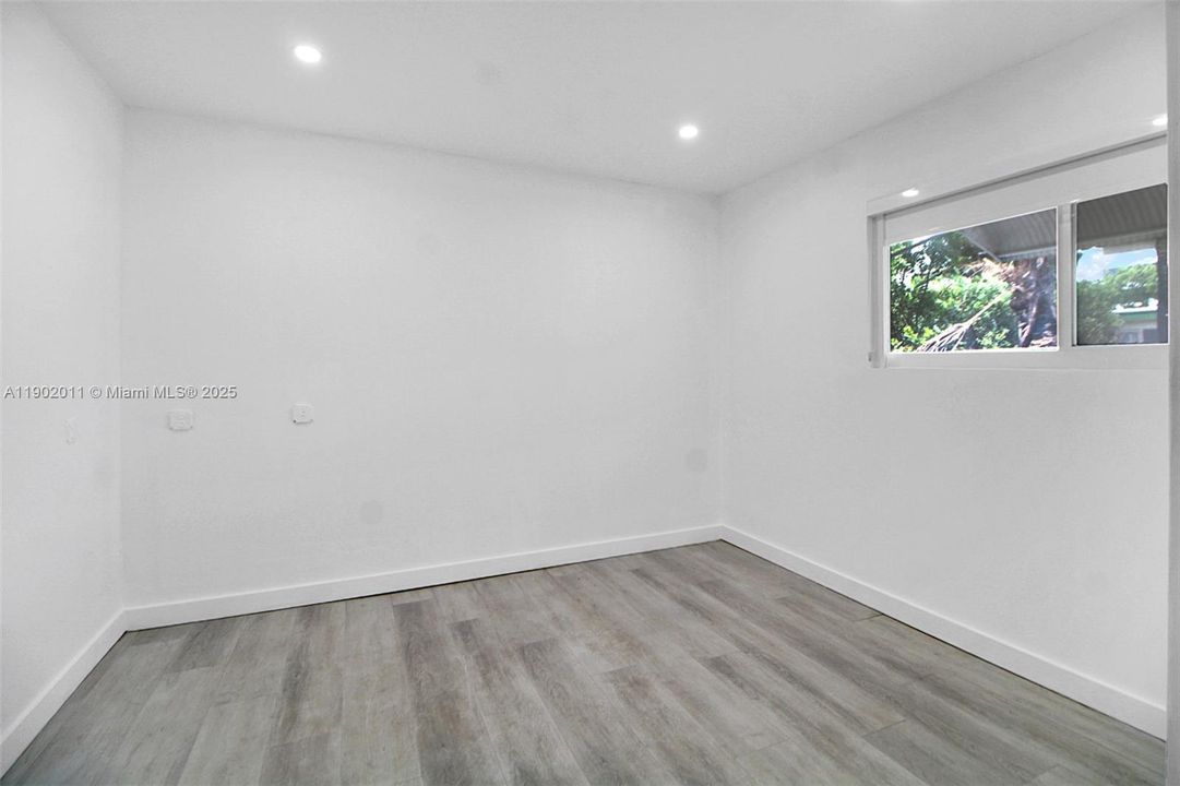 For Sale: $1,070,000 (3 beds, 3 baths, 1836 Square Feet)