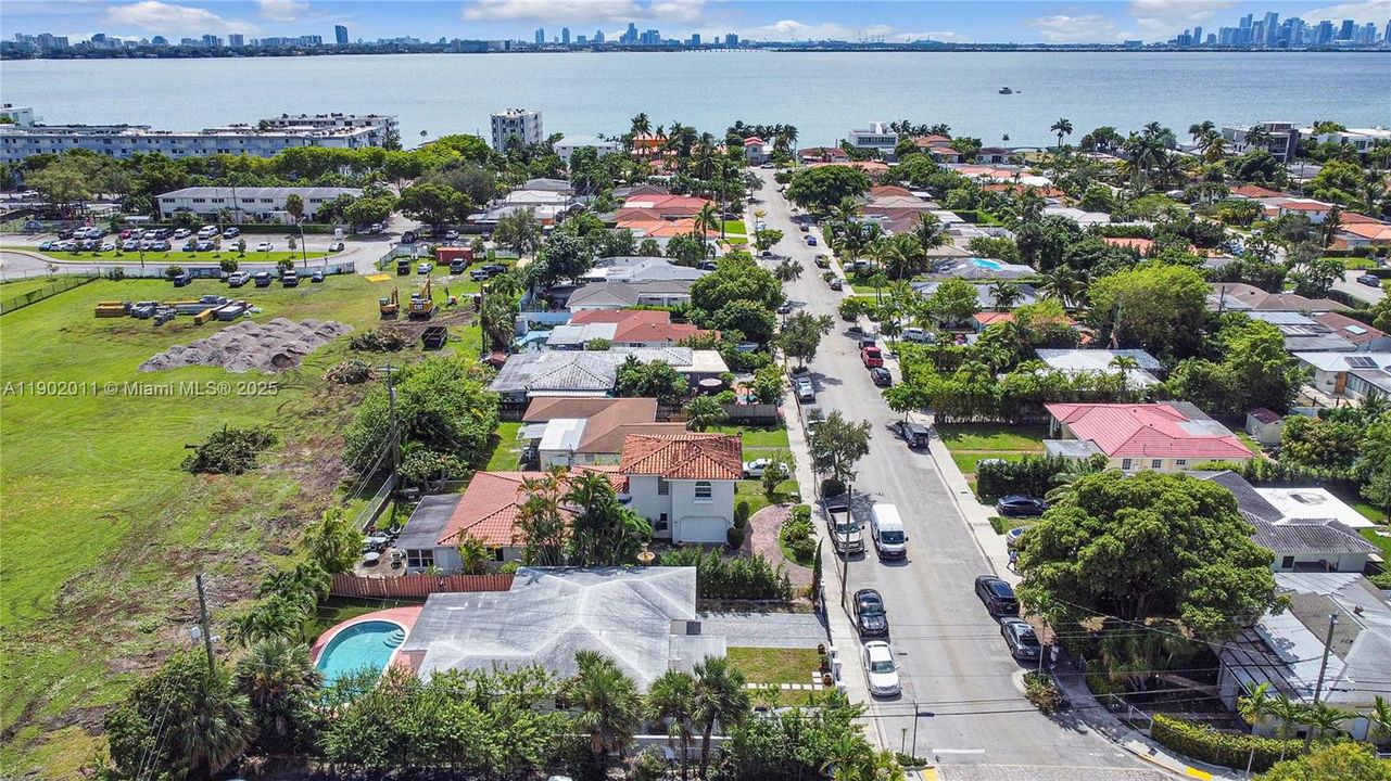 For Sale: $1,070,000 (3 beds, 3 baths, 1836 Square Feet)