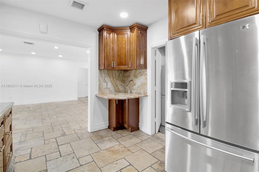 For Sale: $1,070,000 (3 beds, 3 baths, 1836 Square Feet)