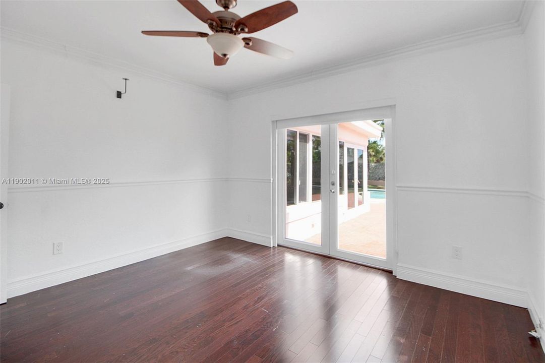 For Sale: $1,070,000 (3 beds, 3 baths, 1836 Square Feet)