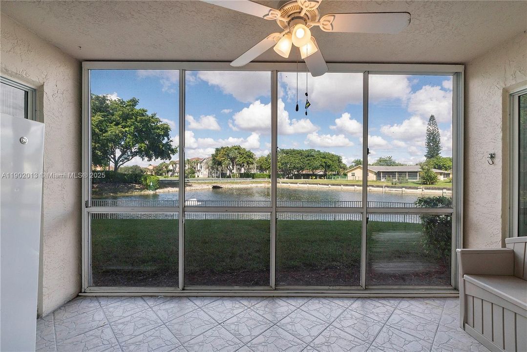 Под контрактом: $2,300 (2 спален, 2 ванн, 1469 Квадратных фут)