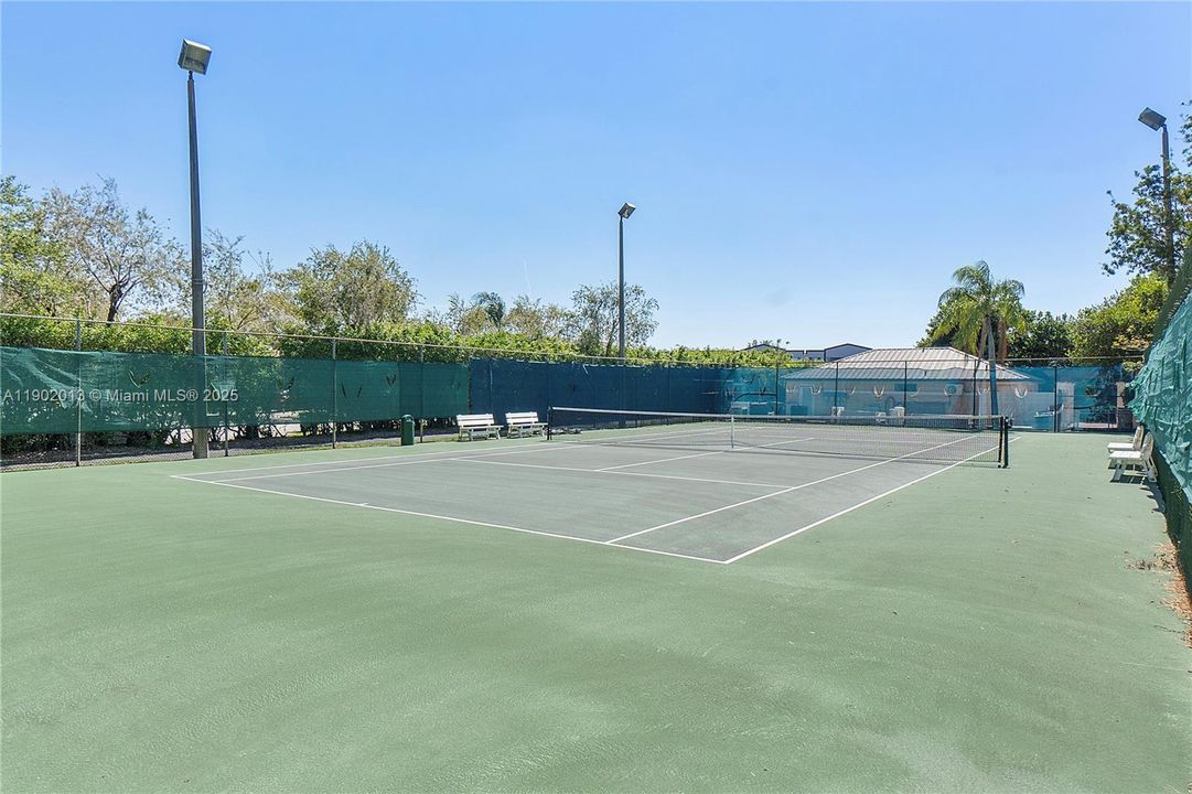 Под контрактом: $2,300 (2 спален, 2 ванн, 1469 Квадратных фут)