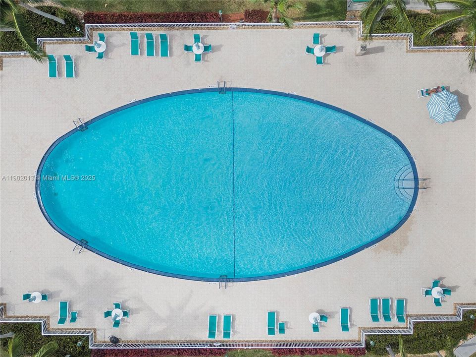 Под контрактом: $2,300 (2 спален, 2 ванн, 1469 Квадратных фут)