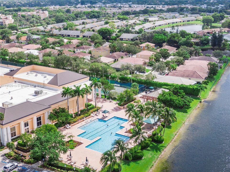 Под контрактом: $2,300 (2 спален, 2 ванн, 1469 Квадратных фут)