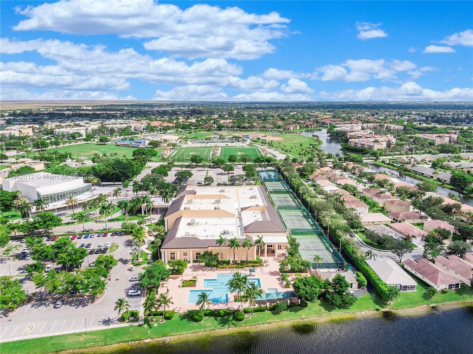 Под контрактом: $2,300 (2 спален, 2 ванн, 1469 Квадратных фут)