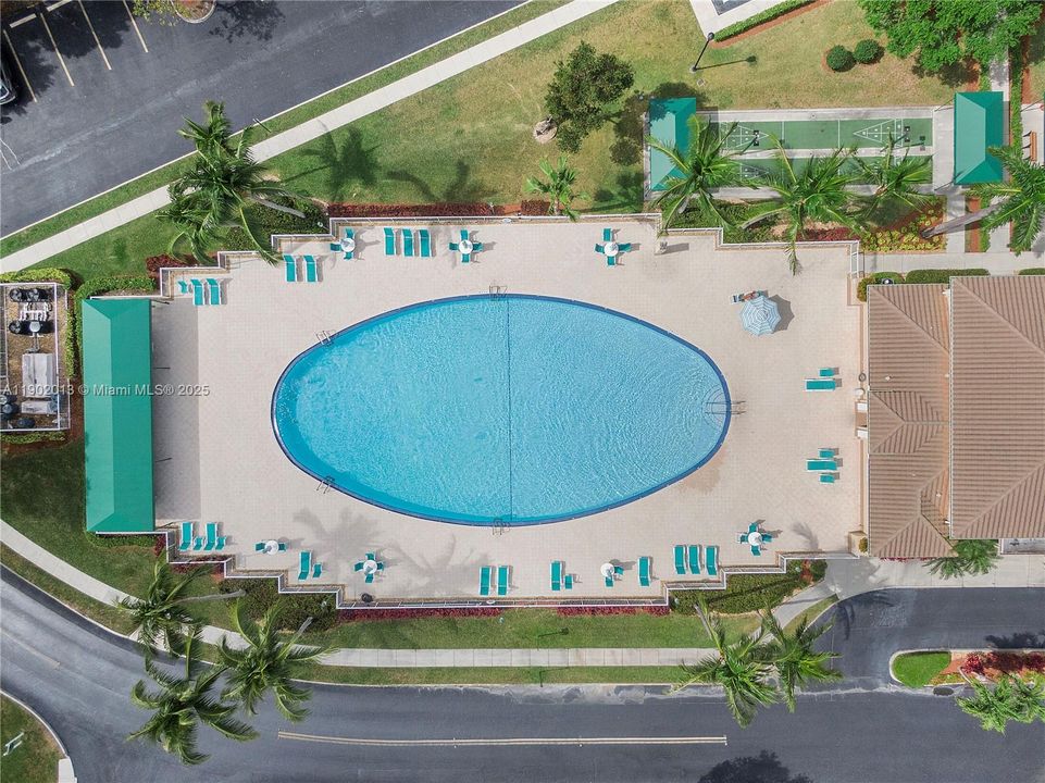 Под контрактом: $2,300 (2 спален, 2 ванн, 1469 Квадратных фут)