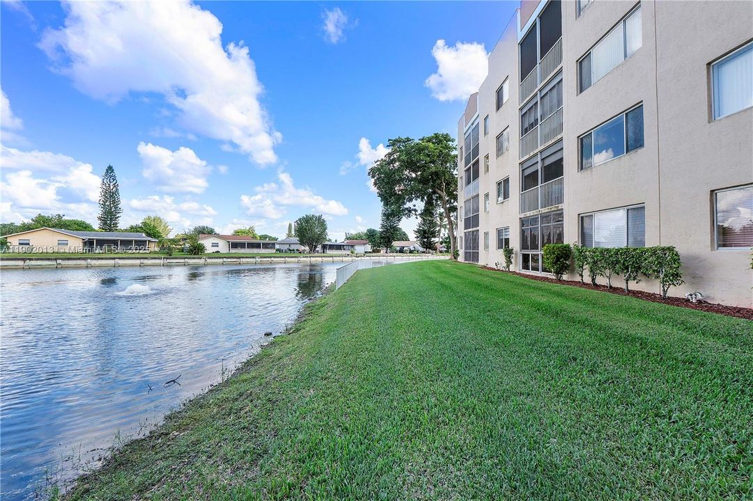 Под контрактом: $2,300 (2 спален, 2 ванн, 1469 Квадратных фут)