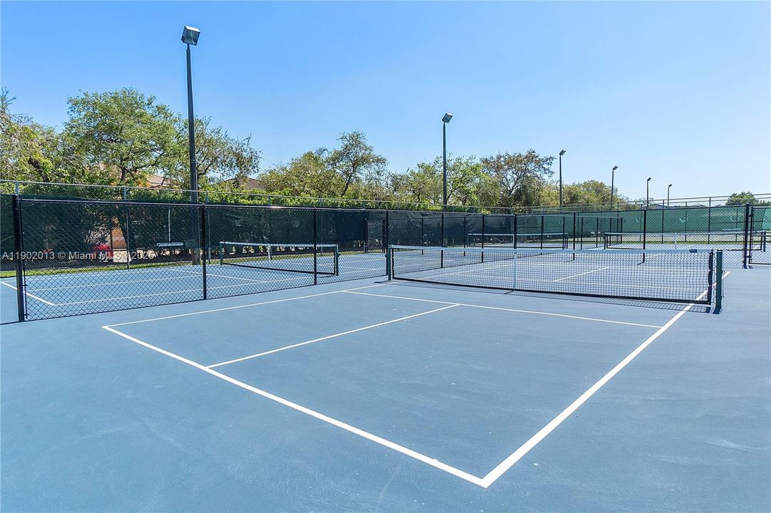 Под контрактом: $2,300 (2 спален, 2 ванн, 1469 Квадратных фут)