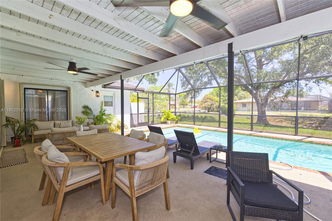 待售: $820,000 (4 贝兹, 2 浴室, 2292 平方英尺)