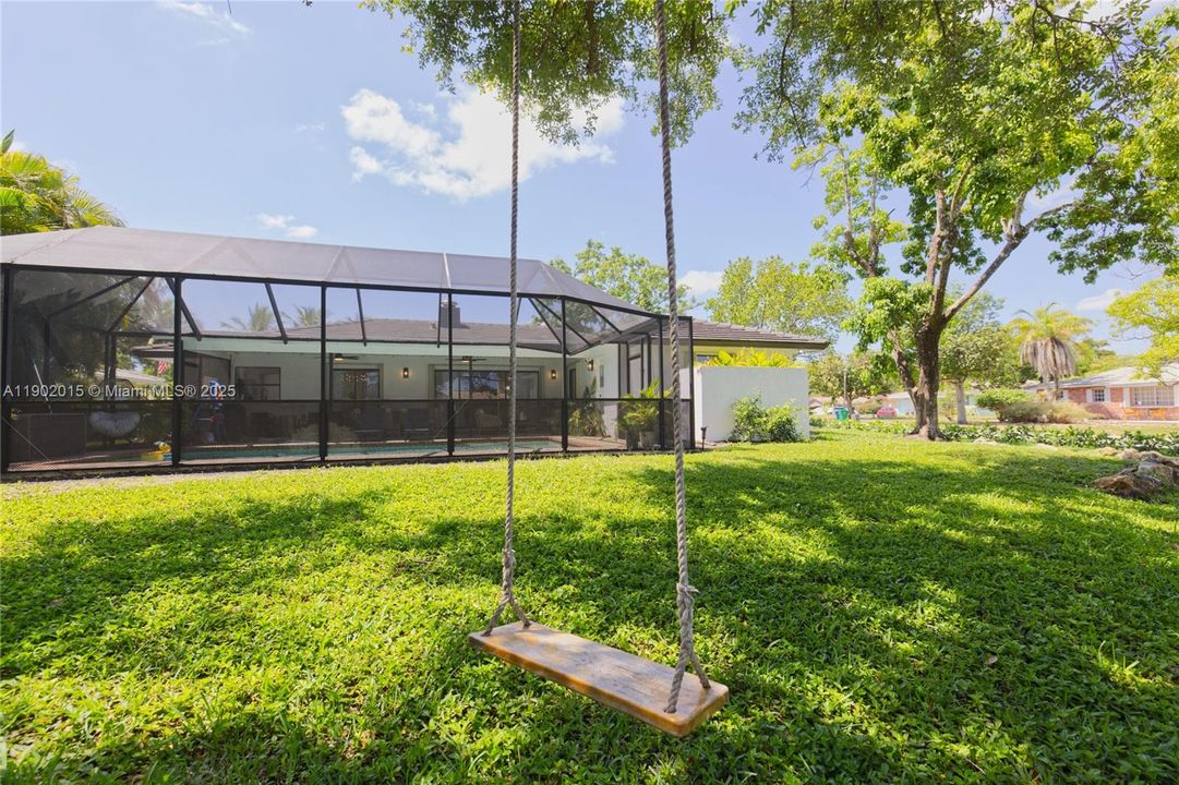 待售: $820,000 (4 贝兹, 2 浴室, 2292 平方英尺)