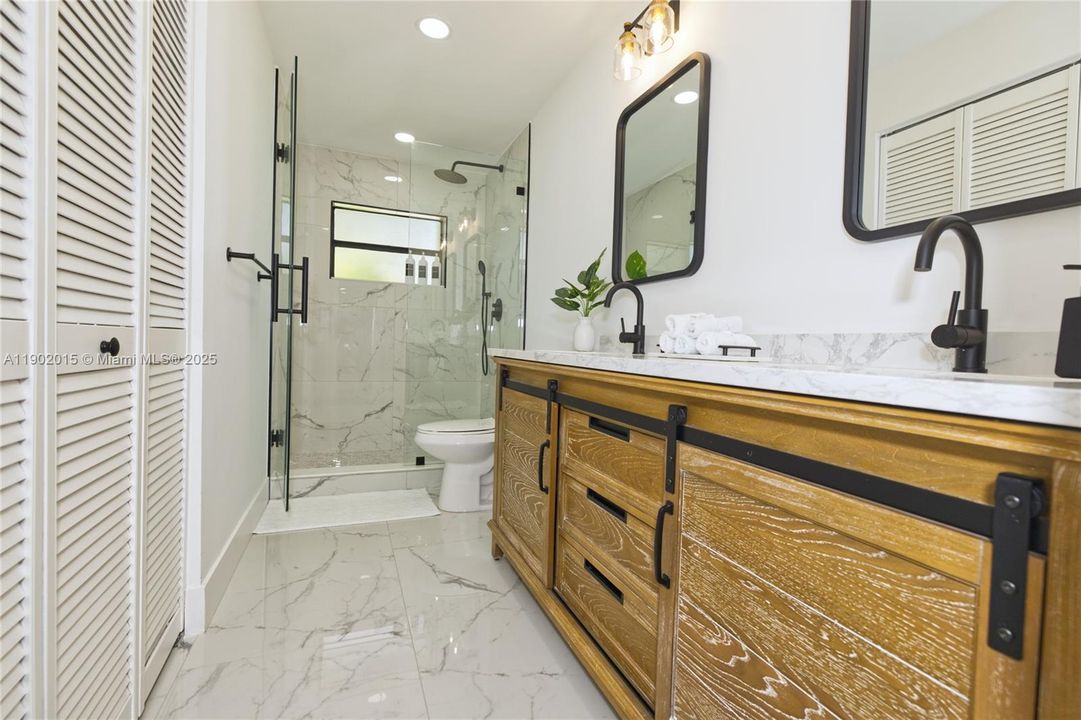 待售: $820,000 (4 贝兹, 2 浴室, 2292 平方英尺)