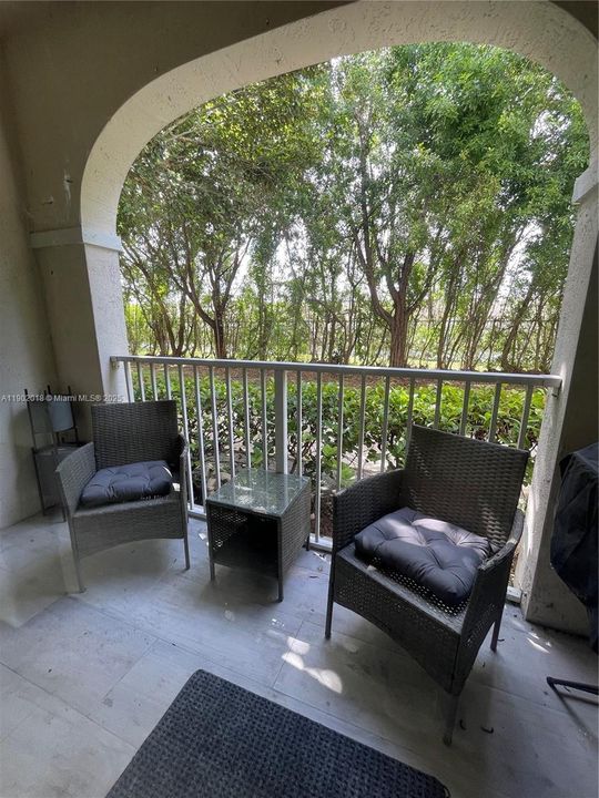 For Rent: $2,850 (3 beds, 2 baths, 1207 Square Feet)