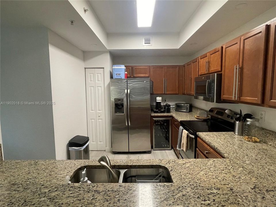 For Rent: $2,850 (3 beds, 2 baths, 1207 Square Feet)