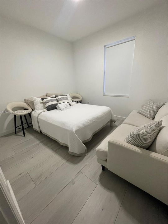 For Rent: $2,850 (3 beds, 2 baths, 1207 Square Feet)