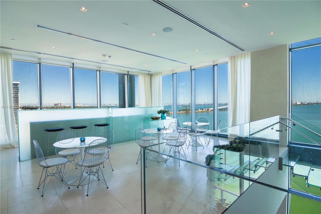 Bar area on 9th floor overlooking the Bay