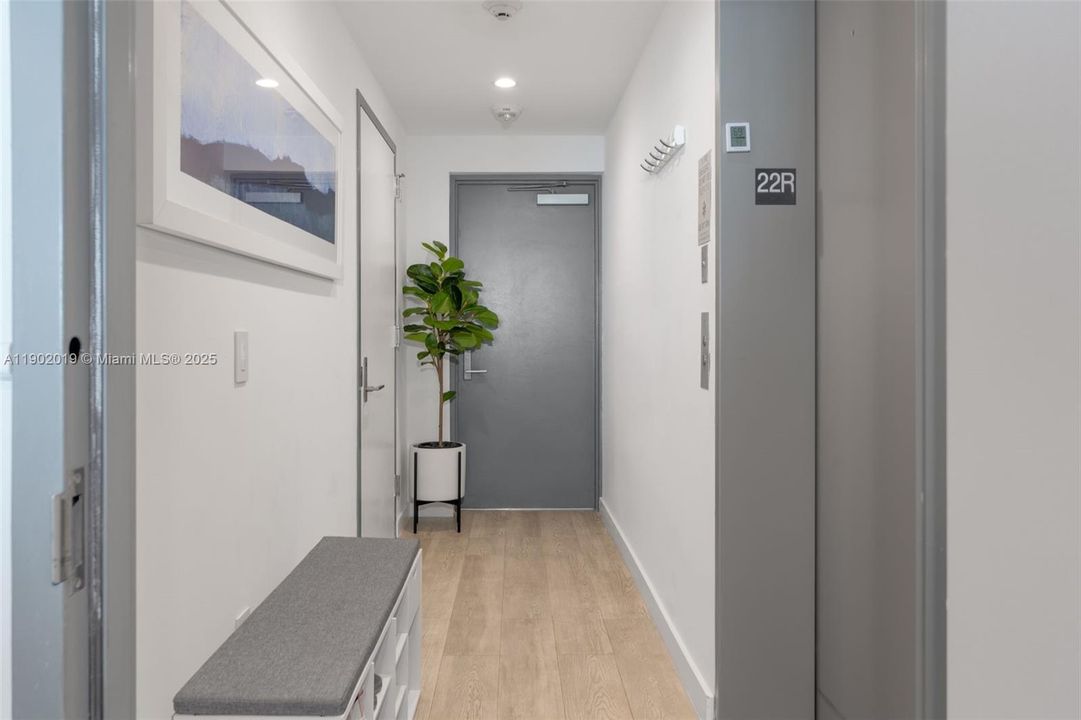 Private elevator foyer