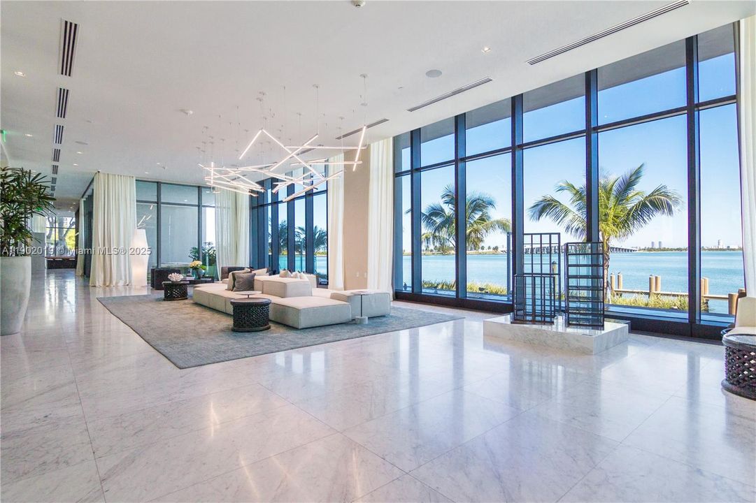 For Sale: $865,000 (1 beds, 1 baths, 959 Square Feet)