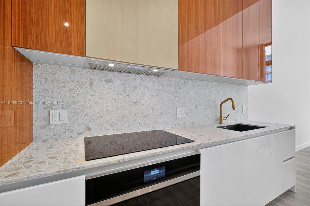 Recently Rented: $9,990 (2 beds, 2 baths, 1016 Square Feet)