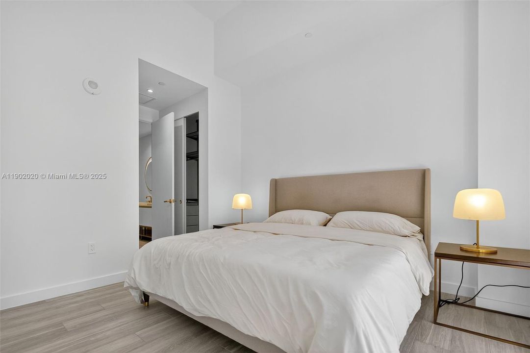 Recently Rented: $9,990 (2 beds, 2 baths, 1016 Square Feet)