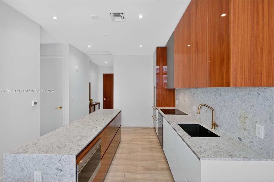 Recently Rented: $9,990 (2 beds, 2 baths, 1016 Square Feet)