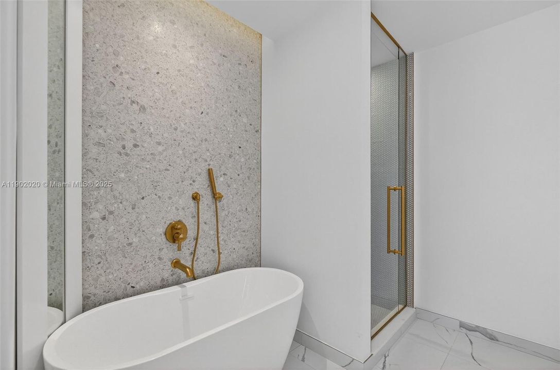 Recently Rented: $9,990 (2 beds, 2 baths, 1016 Square Feet)