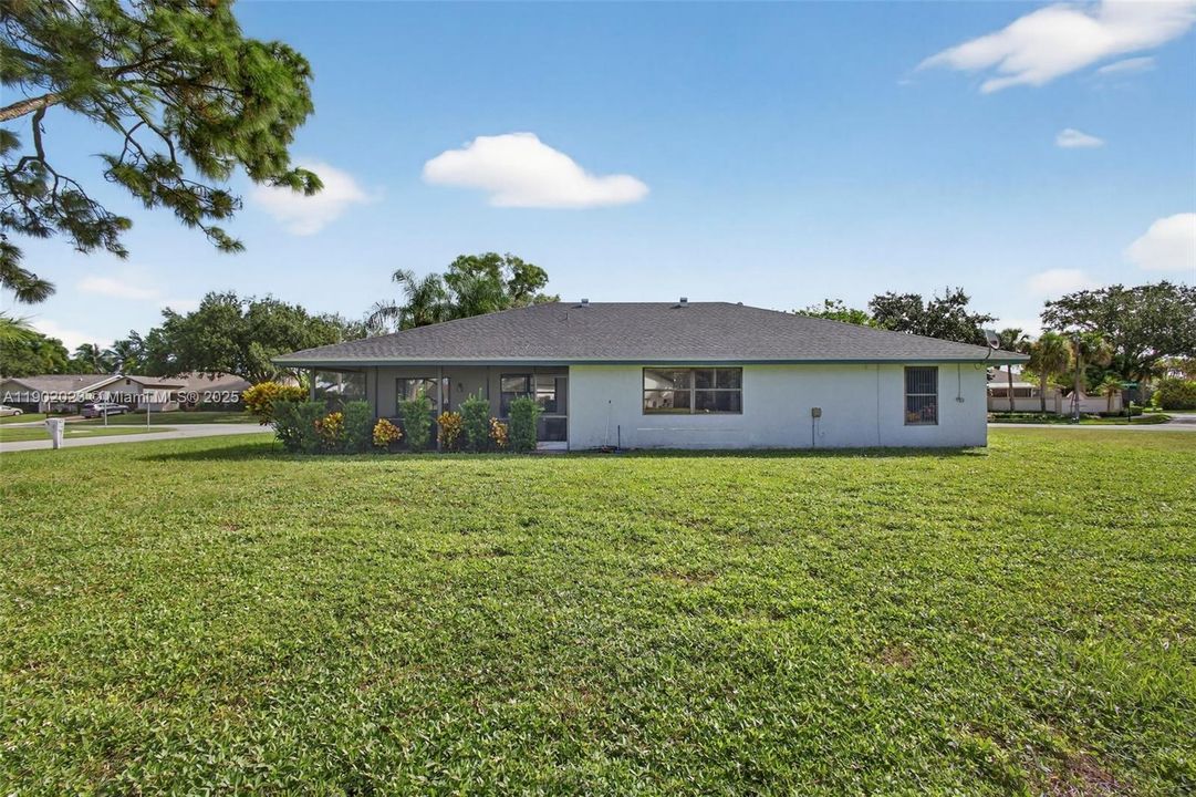 For Rent: $3,650 (3 beds, 2 baths, 1812 Square Feet)