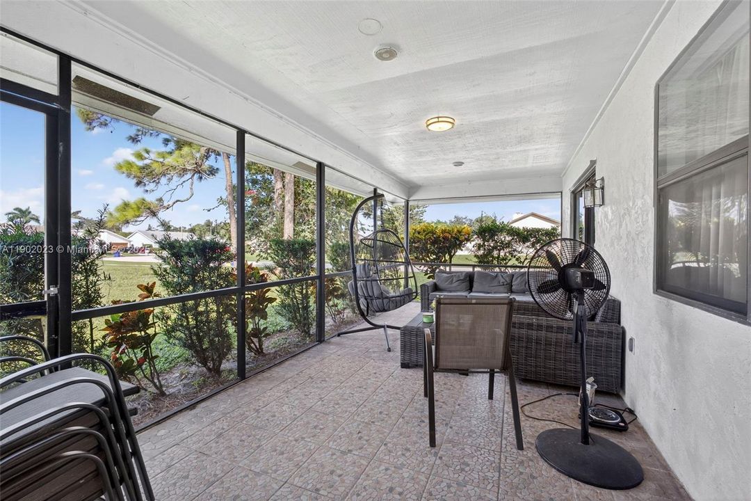 For Rent: $3,650 (3 beds, 2 baths, 1812 Square Feet)