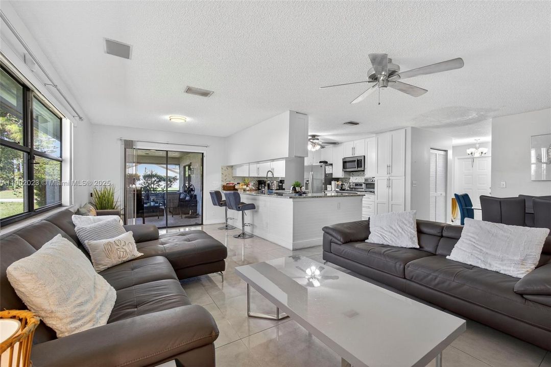 For Rent: $3,650 (3 beds, 2 baths, 1812 Square Feet)